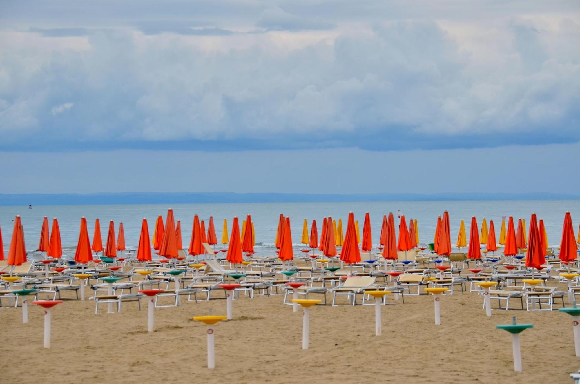 Hotel Etna Lignano Sabbiadoro Exterior photo
