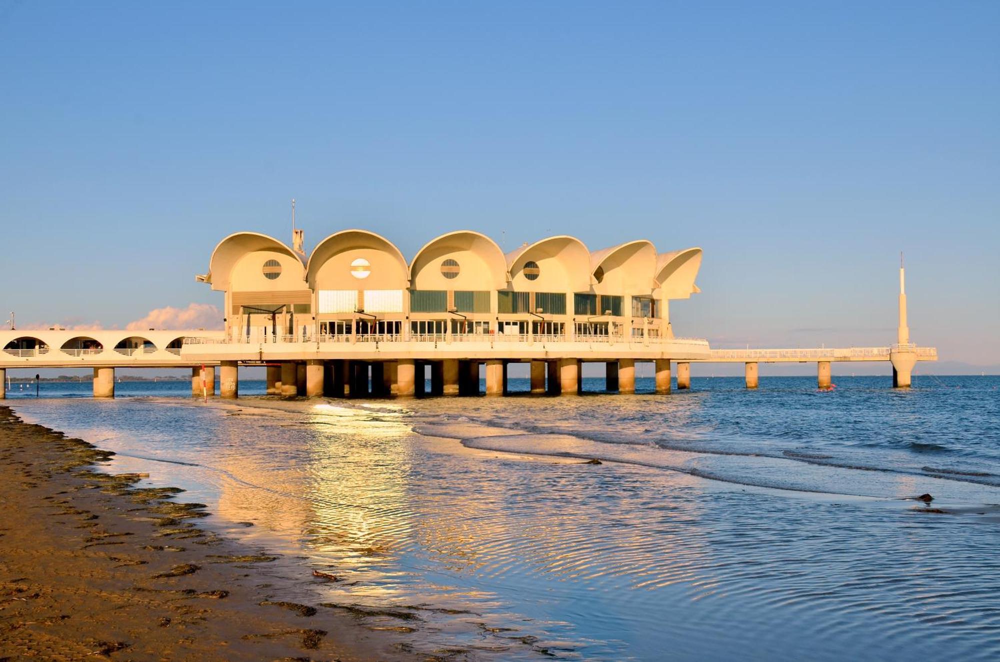 Hotel Etna Lignano Sabbiadoro Exterior photo