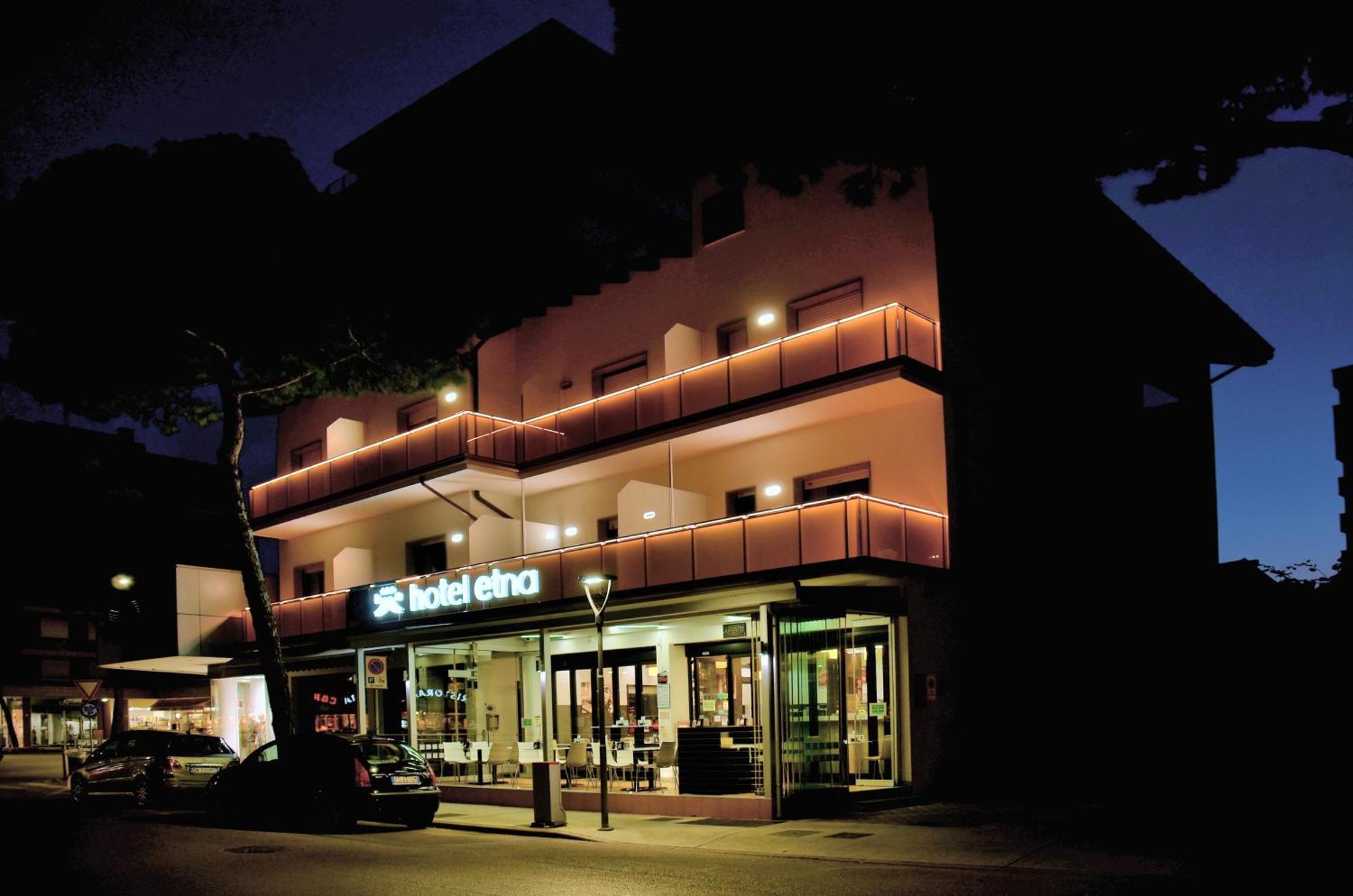 Hotel Etna Lignano Sabbiadoro Exterior photo