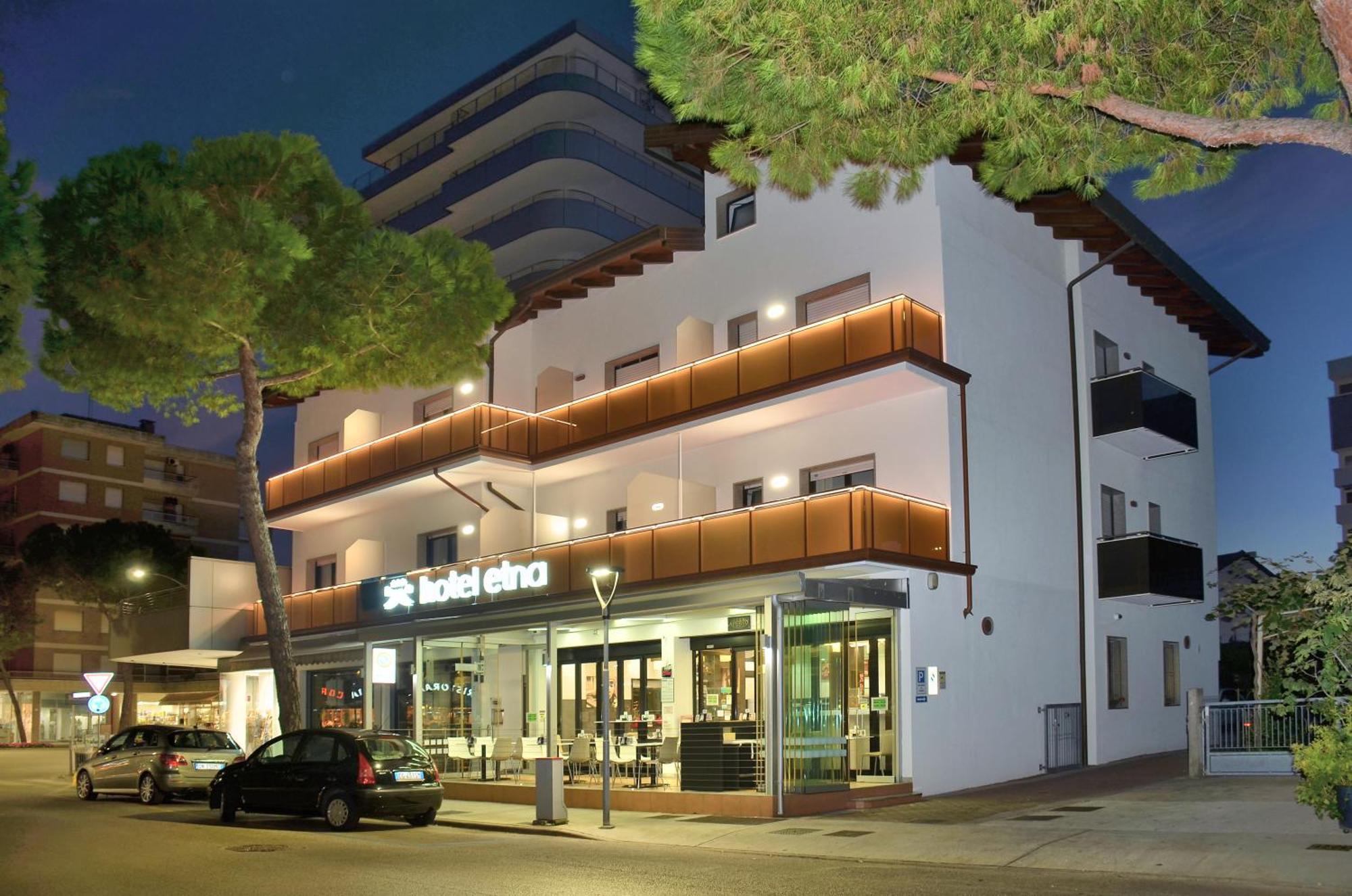 Hotel Etna Lignano Sabbiadoro Exterior photo