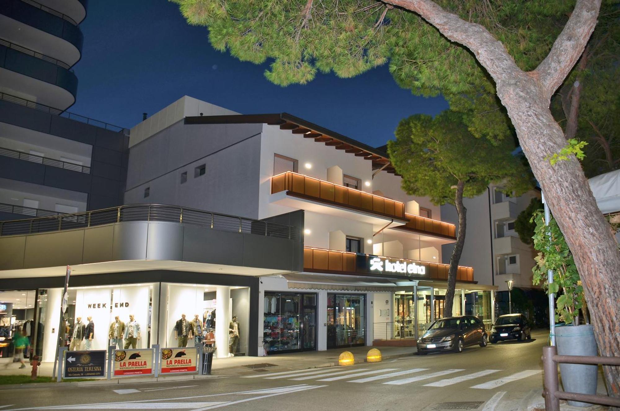 Hotel Etna Lignano Sabbiadoro Exterior photo